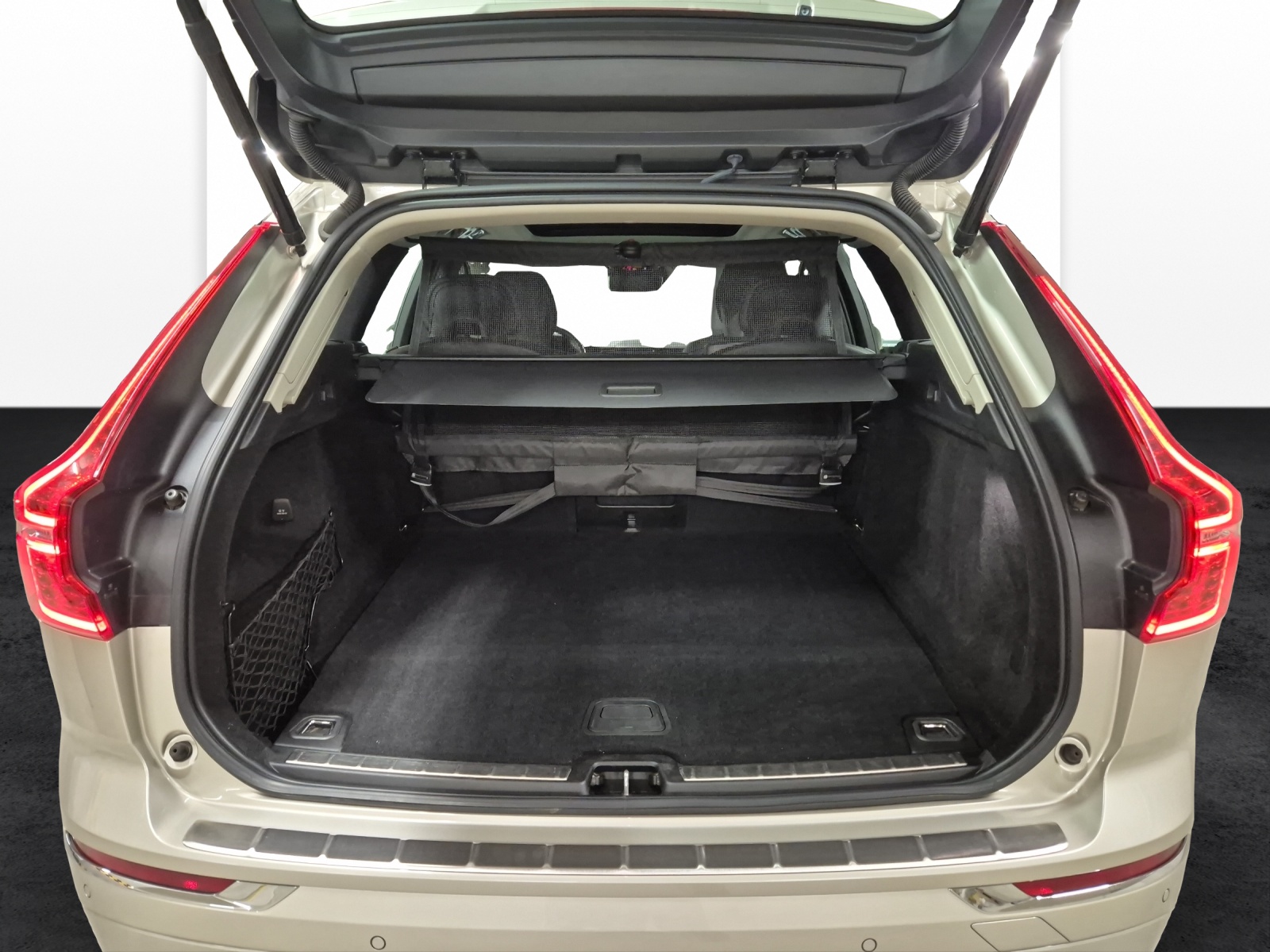 VOLVO XC60 2.0 T6 TE Inscription eAWD-image-17