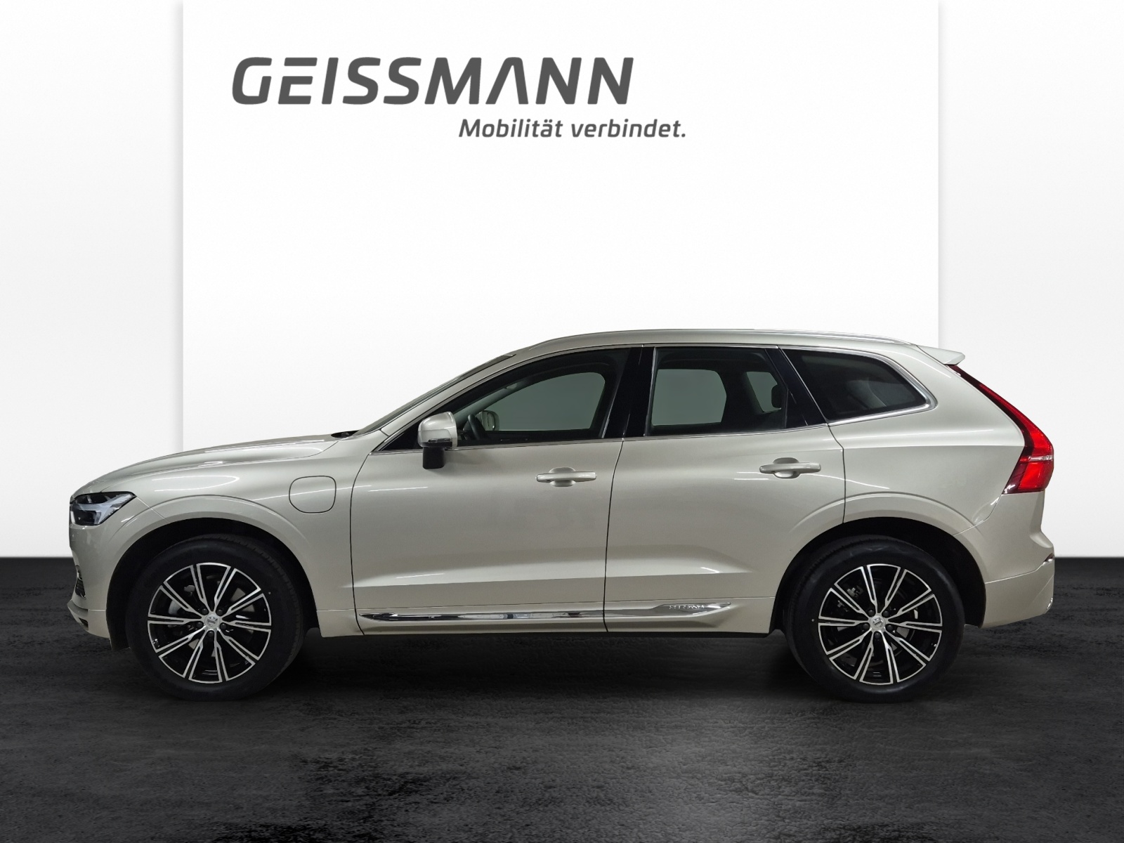 VOLVO XC60 2.0 T6 TE Inscription eAWD-showroom-element-2
