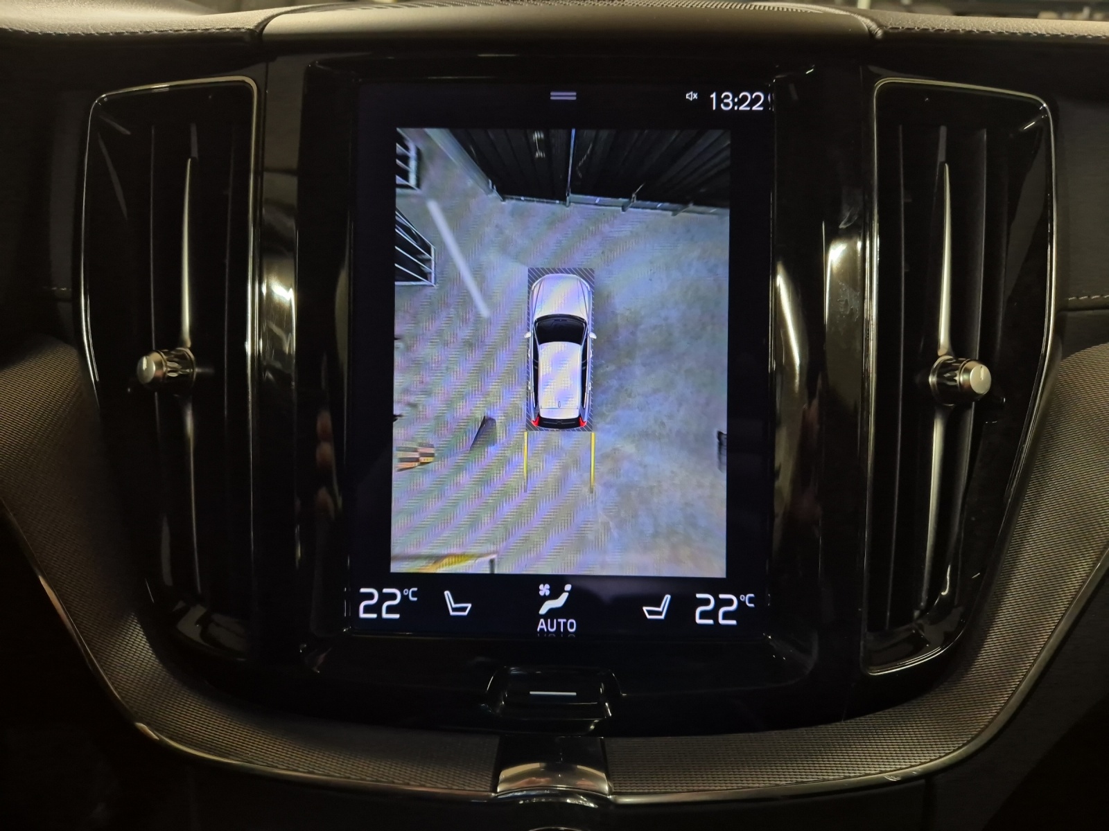 VOLVO XC60 2.0 T6 TE Inscription eAWD-image-12