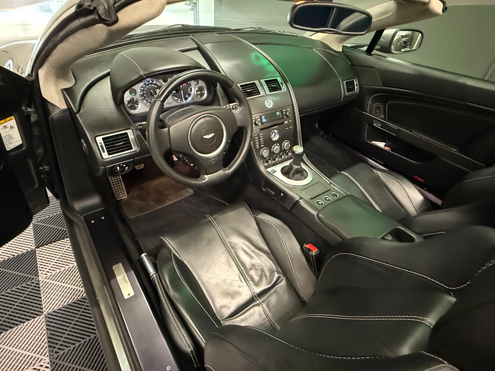 ASTON MARTIN V8 Vantage 4.3-showroom-element-1