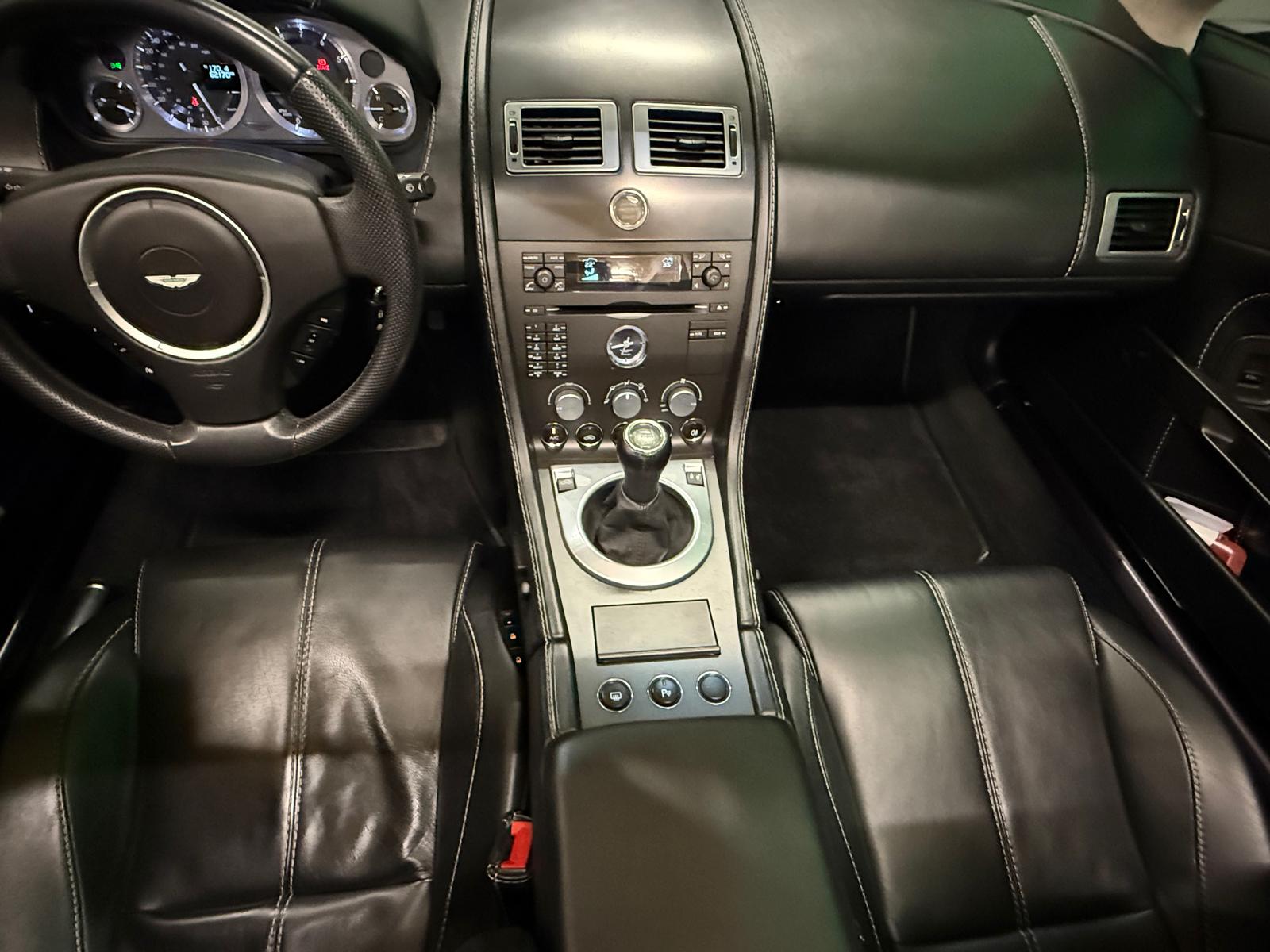 ASTON MARTIN V8 Vantage 4.3-image-19