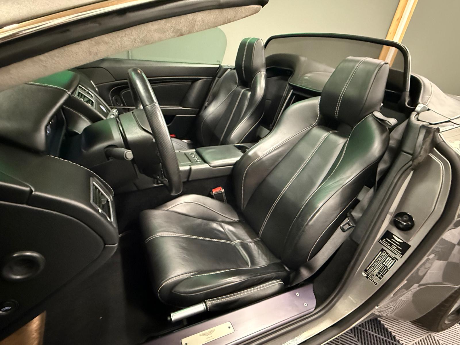 ASTON MARTIN V8 Vantage 4.3-image-10