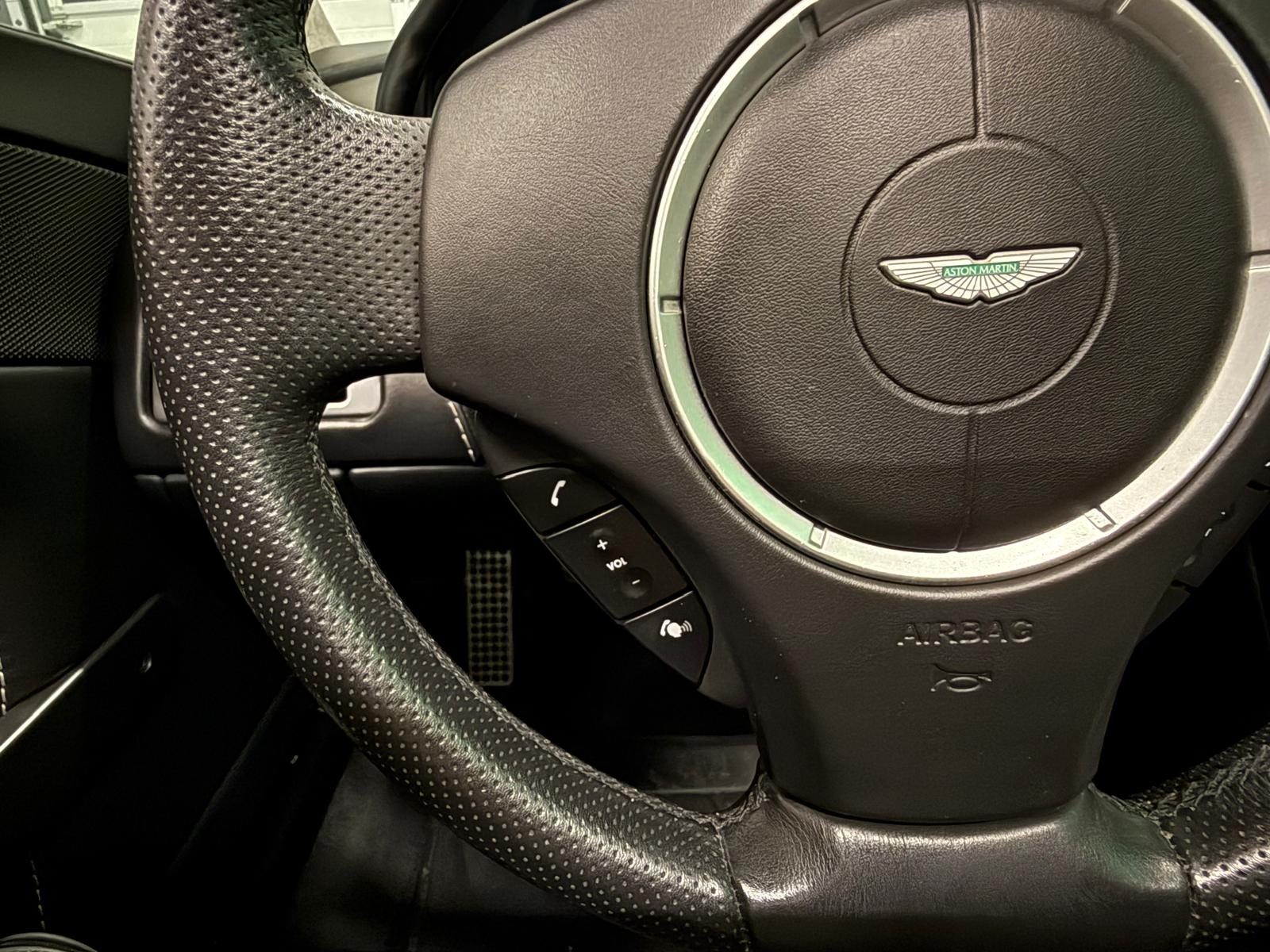 ASTON MARTIN V8 Vantage 4.3-image-17