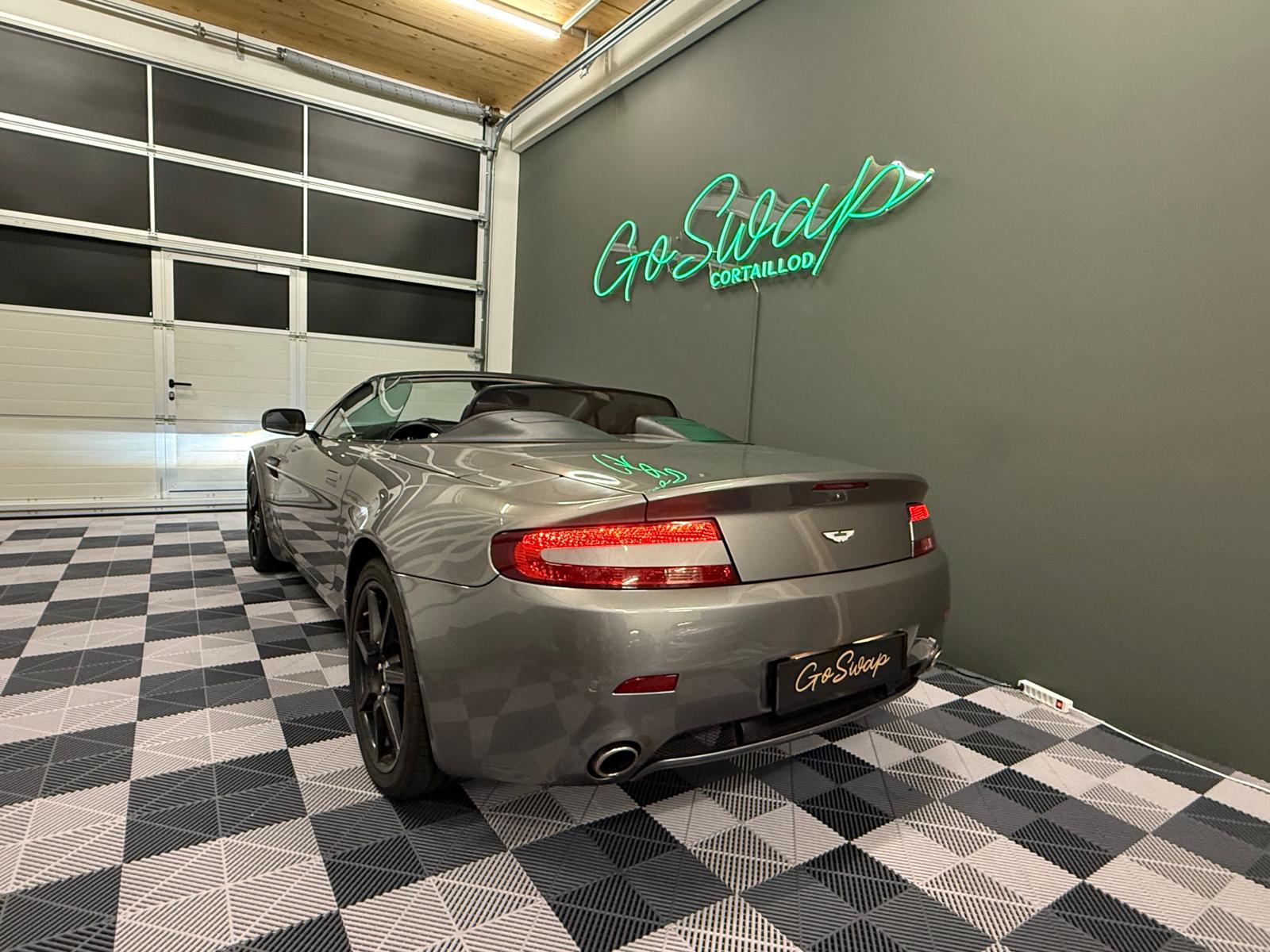 ASTON MARTIN V8 Vantage 4.3-showroom-element-3