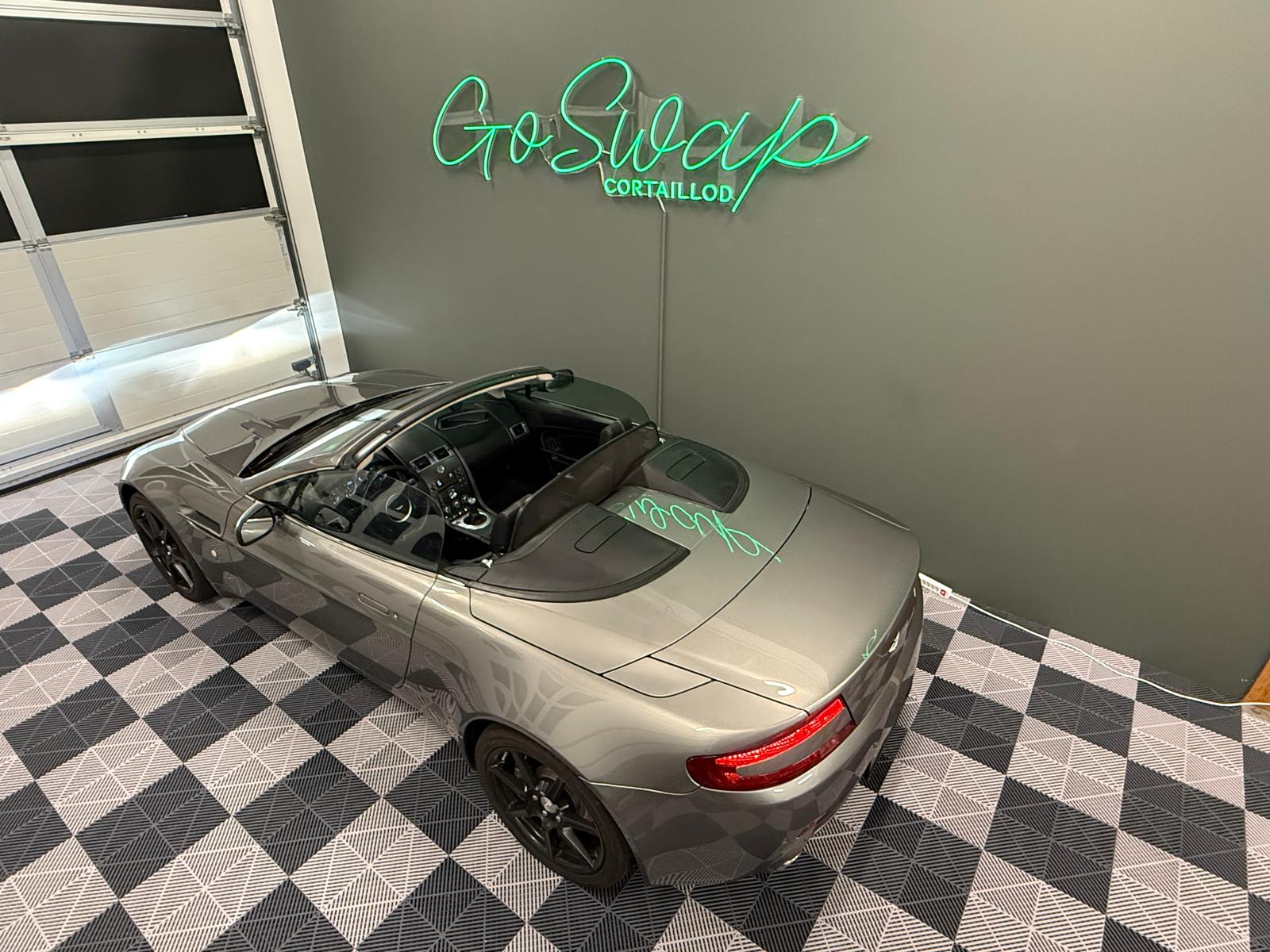 ASTON MARTIN V8 Vantage 4.3-showroom-element-2