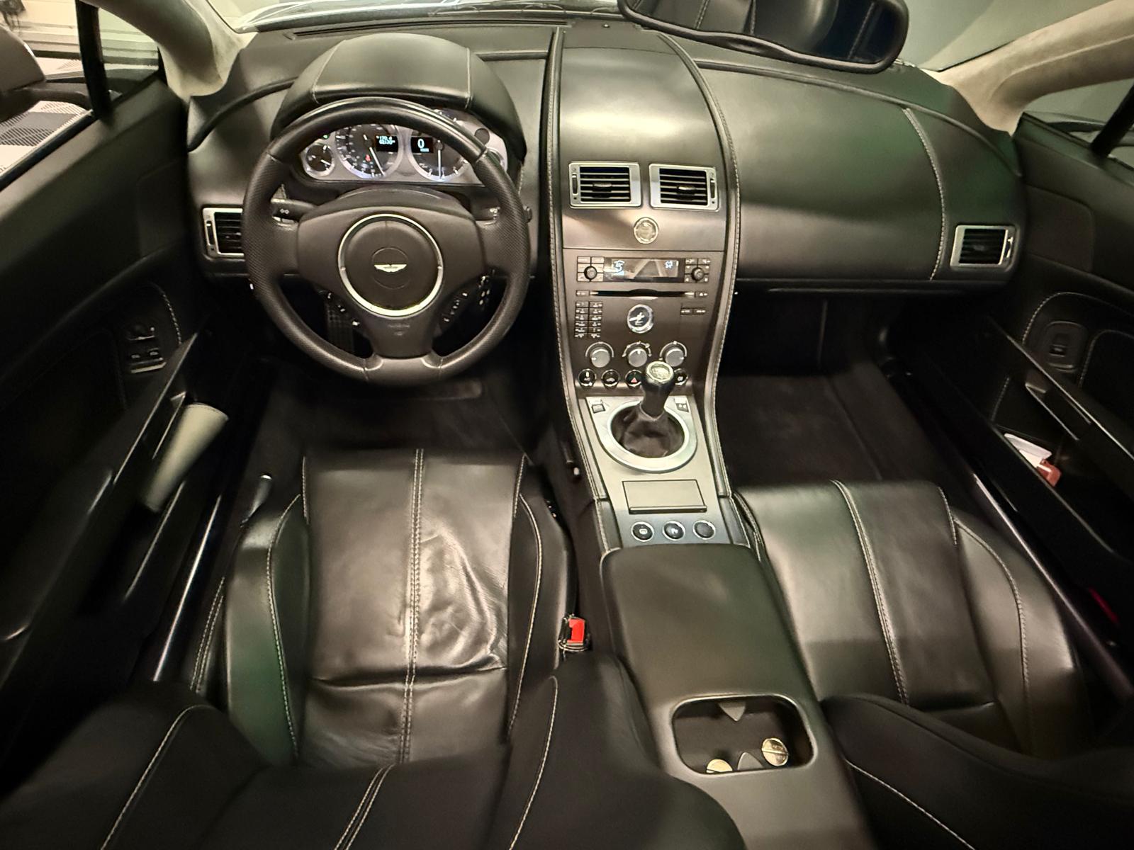 ASTON MARTIN V8 Vantage 4.3-image-13