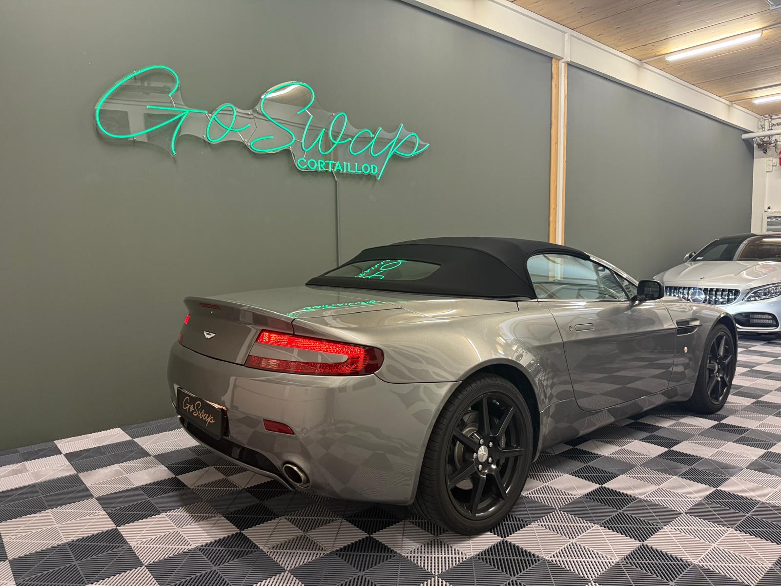 ASTON MARTIN V8 Vantage 4.3-image-5
