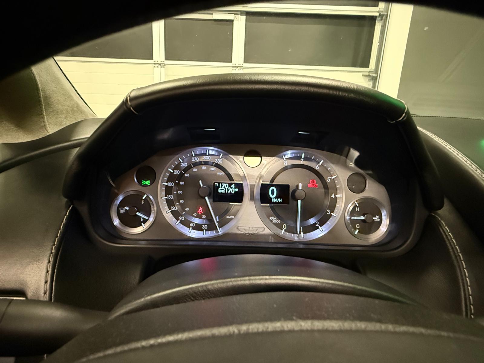 ASTON MARTIN V8 Vantage 4.3-image-15