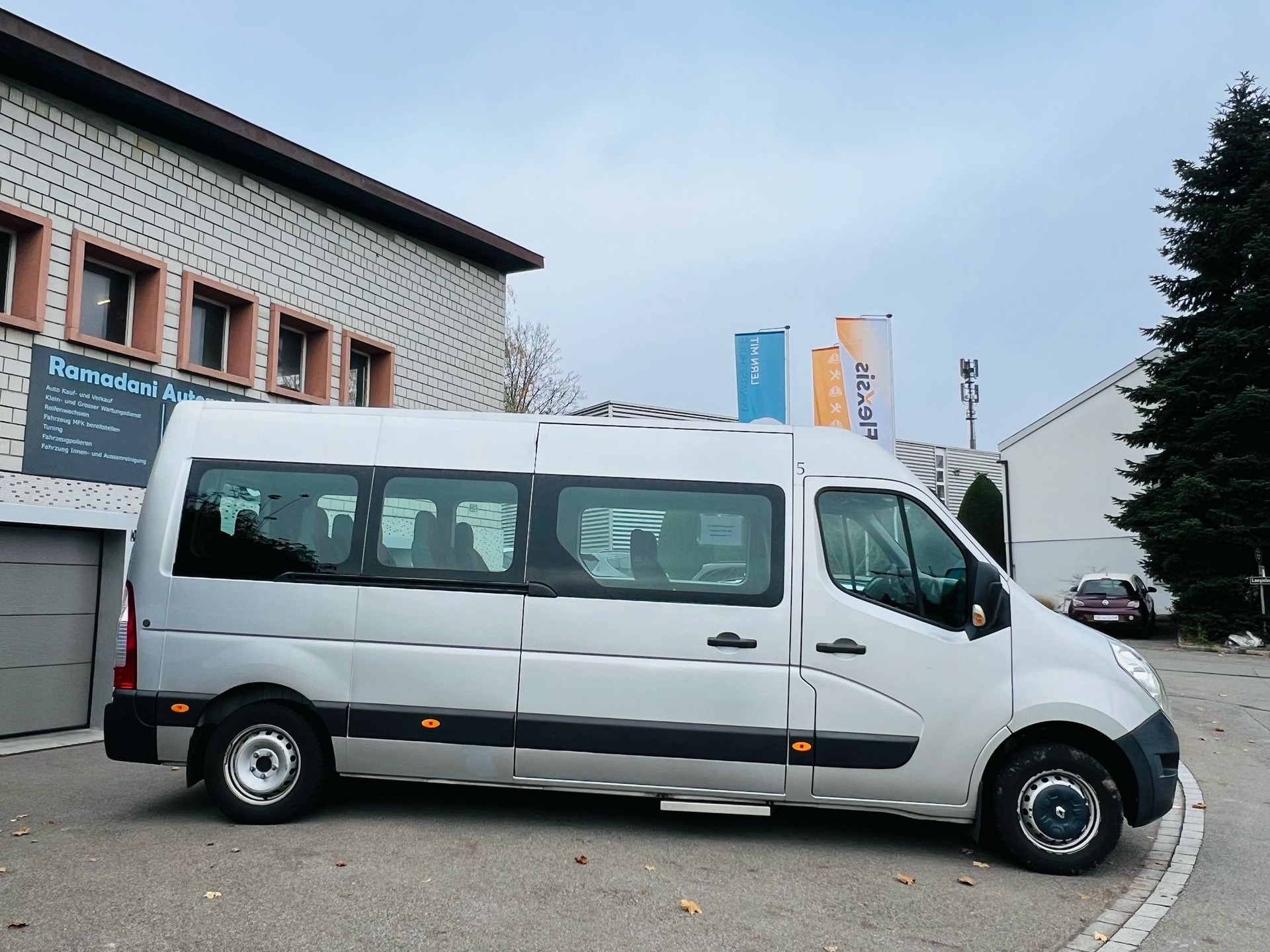 RENAULT Master dCi125