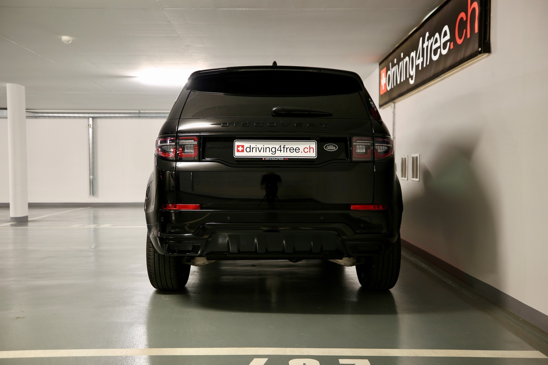 LAND ROVER Discovery Sport R Dyn P250 2.0 Si4 MHEV S AT9-image-4