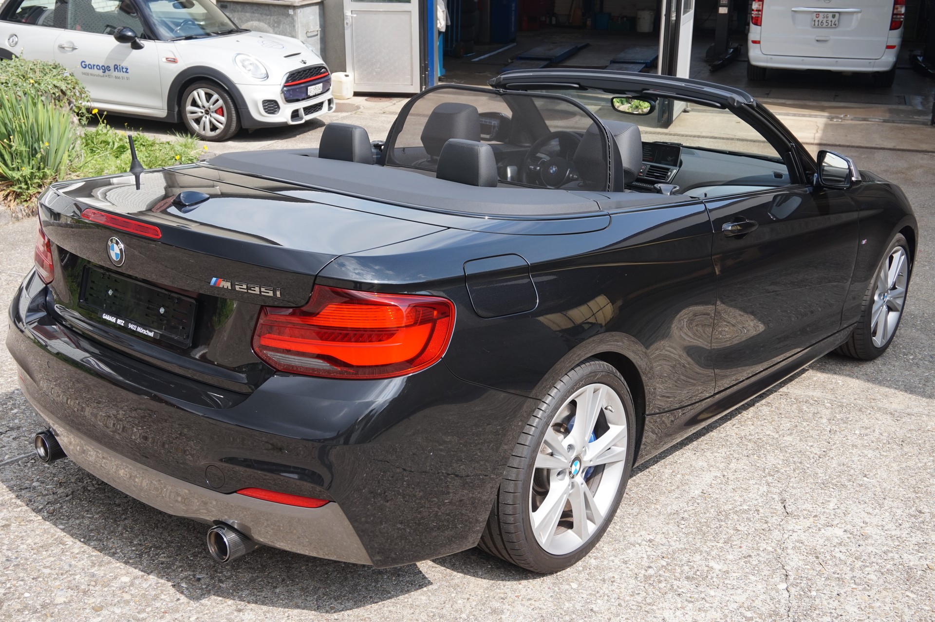 BMW M235i Steptronic-image-3