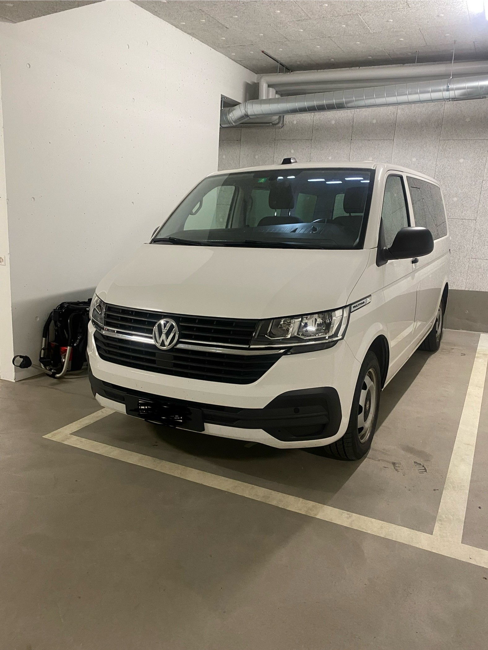 VW T6.1 Multivan 2.0 TDI Trendline 4Motion DSG-image-0