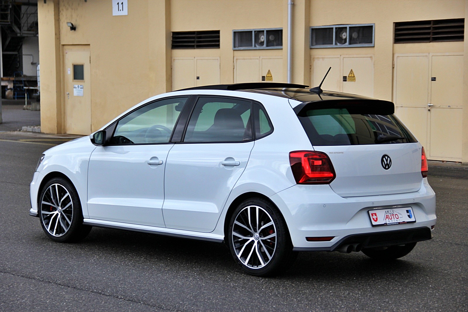 VW Polo 1.8 TSI GTI DSG-showroom-element-2