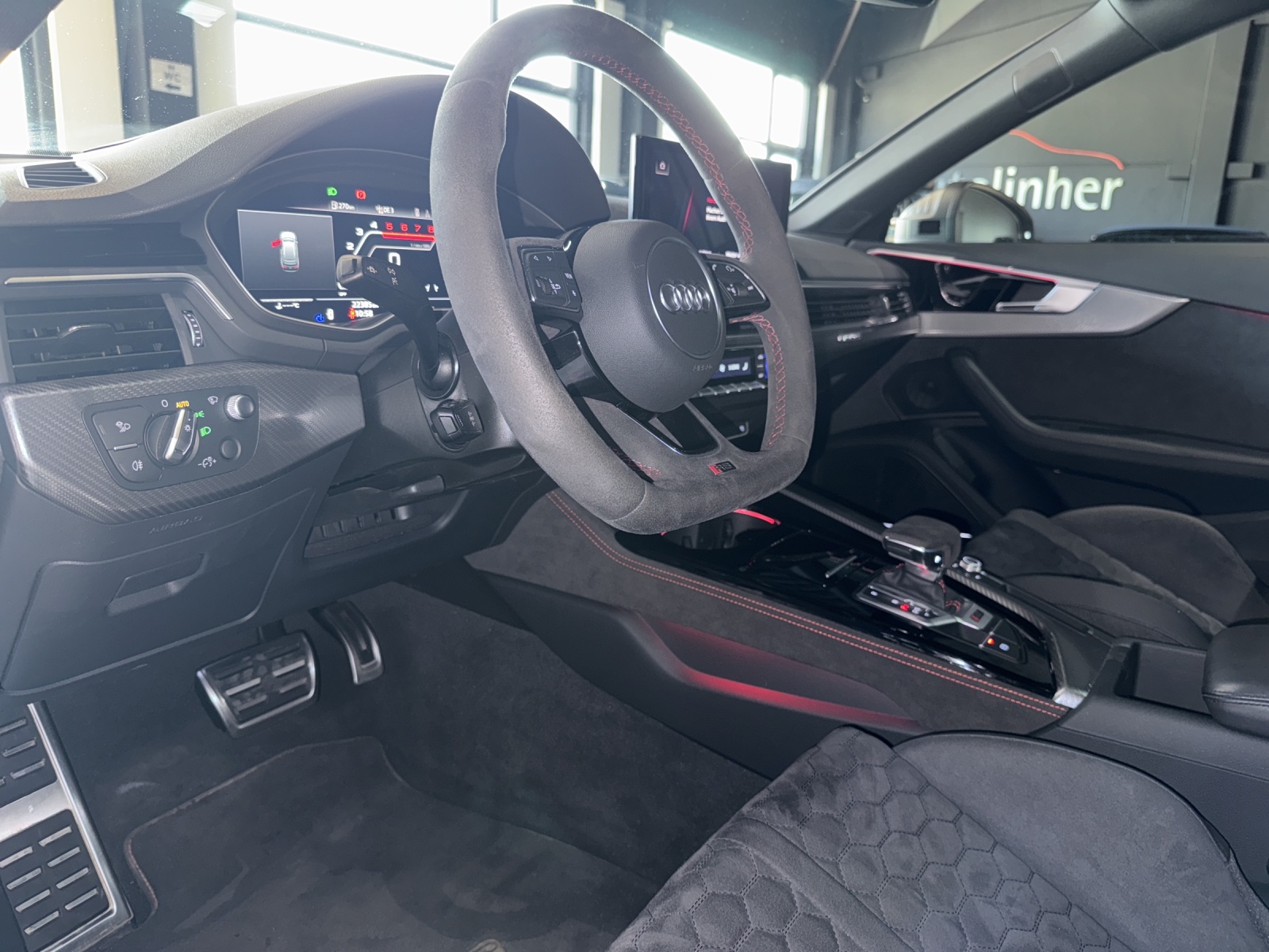 AUDI RS4 Avant Competition quattro tiptronic-image-17