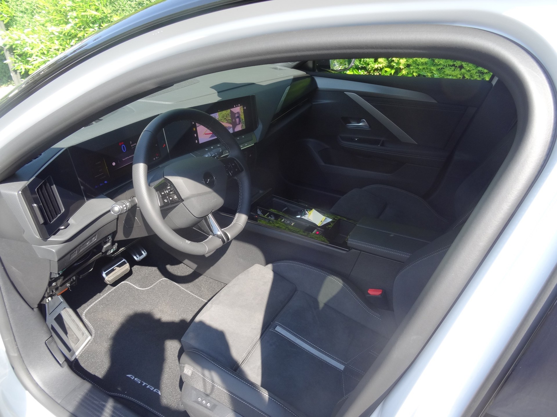 OPEL Astra 1.6 PHEV Turbo GSe A-image-6