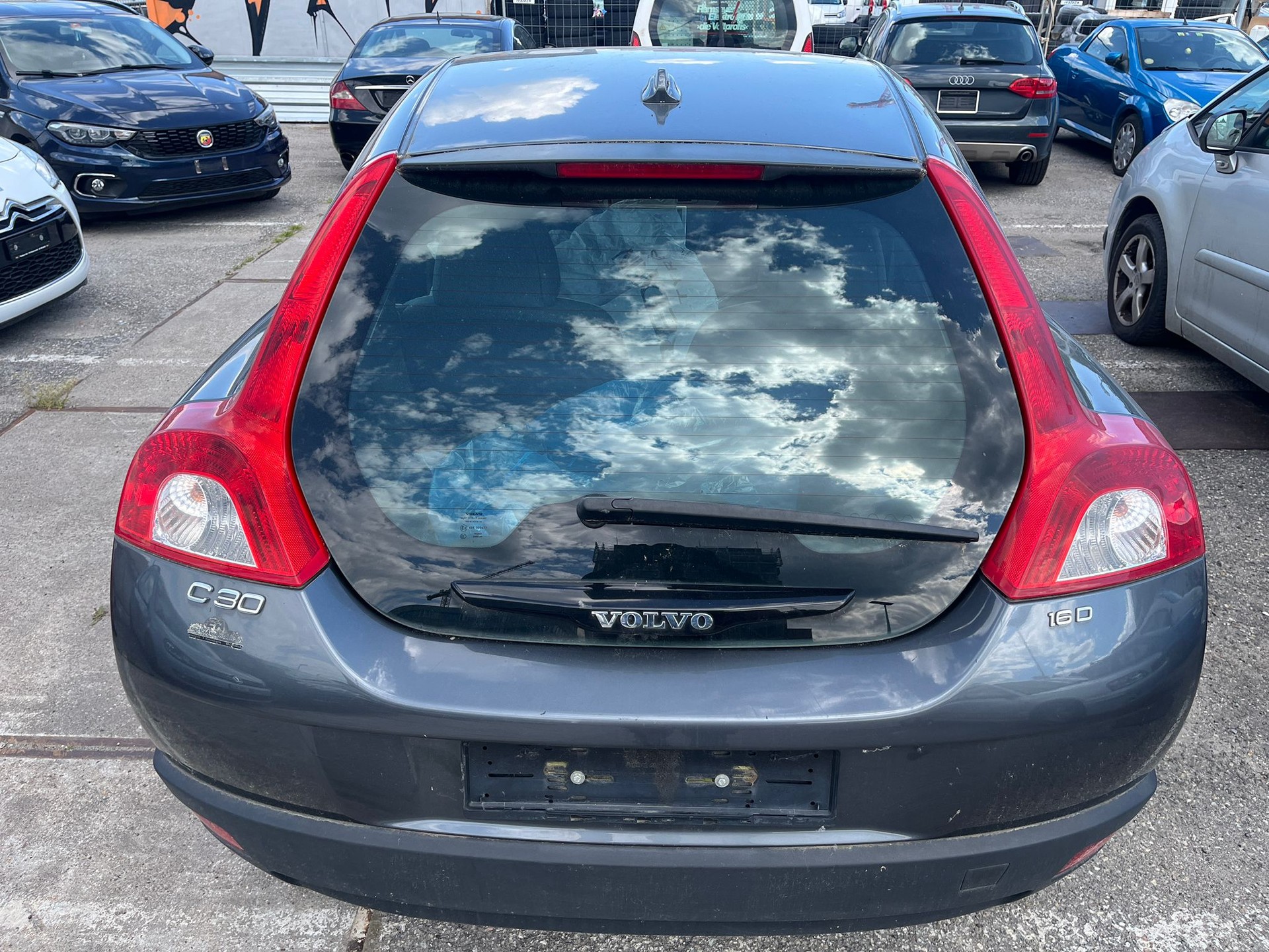 VOLVO C30 1.6D-image-5