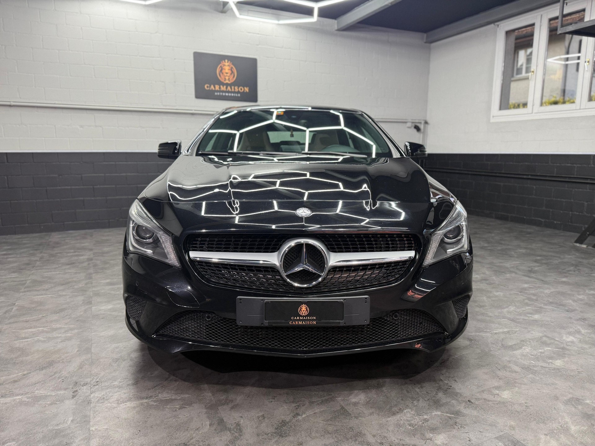 MERCEDES-BENZ CLA Shooting Brake 200 Night Star 7G-DCT-showroom-element-1