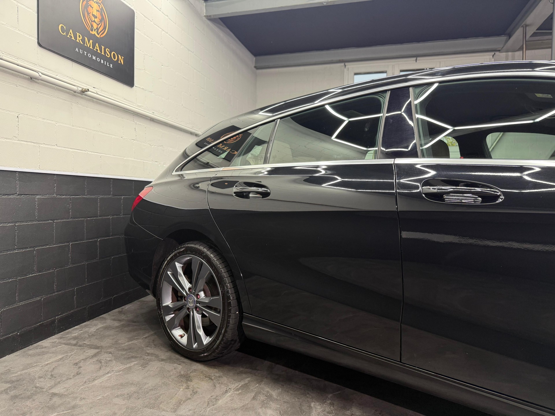 MERCEDES-BENZ CLA Shooting Brake 200 Night Star 7G-DCT-showroom-element-3