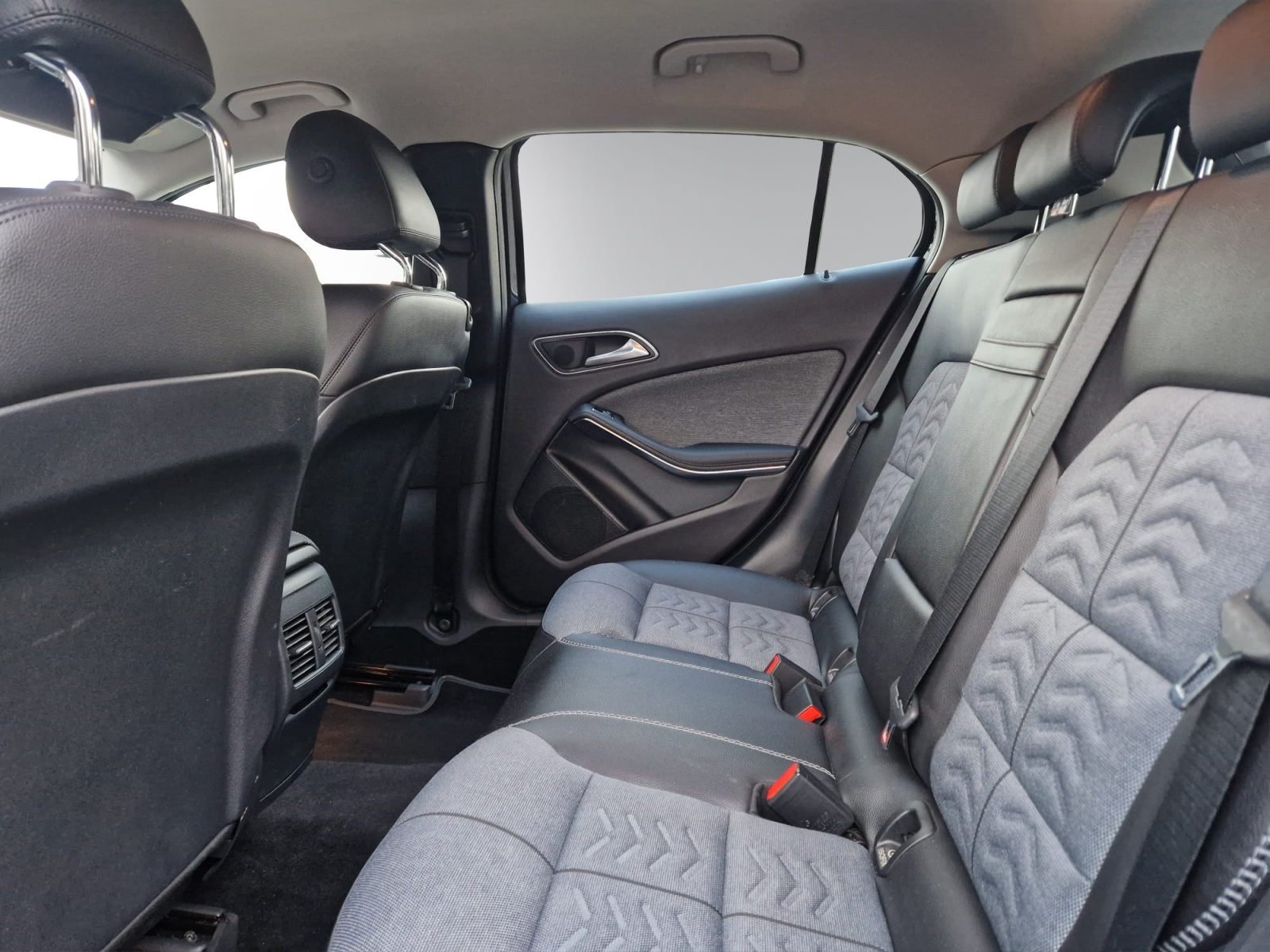 Image MERCEDES-BENZ GLA-220 GLA 220 Style 4Matic 7G-DCT