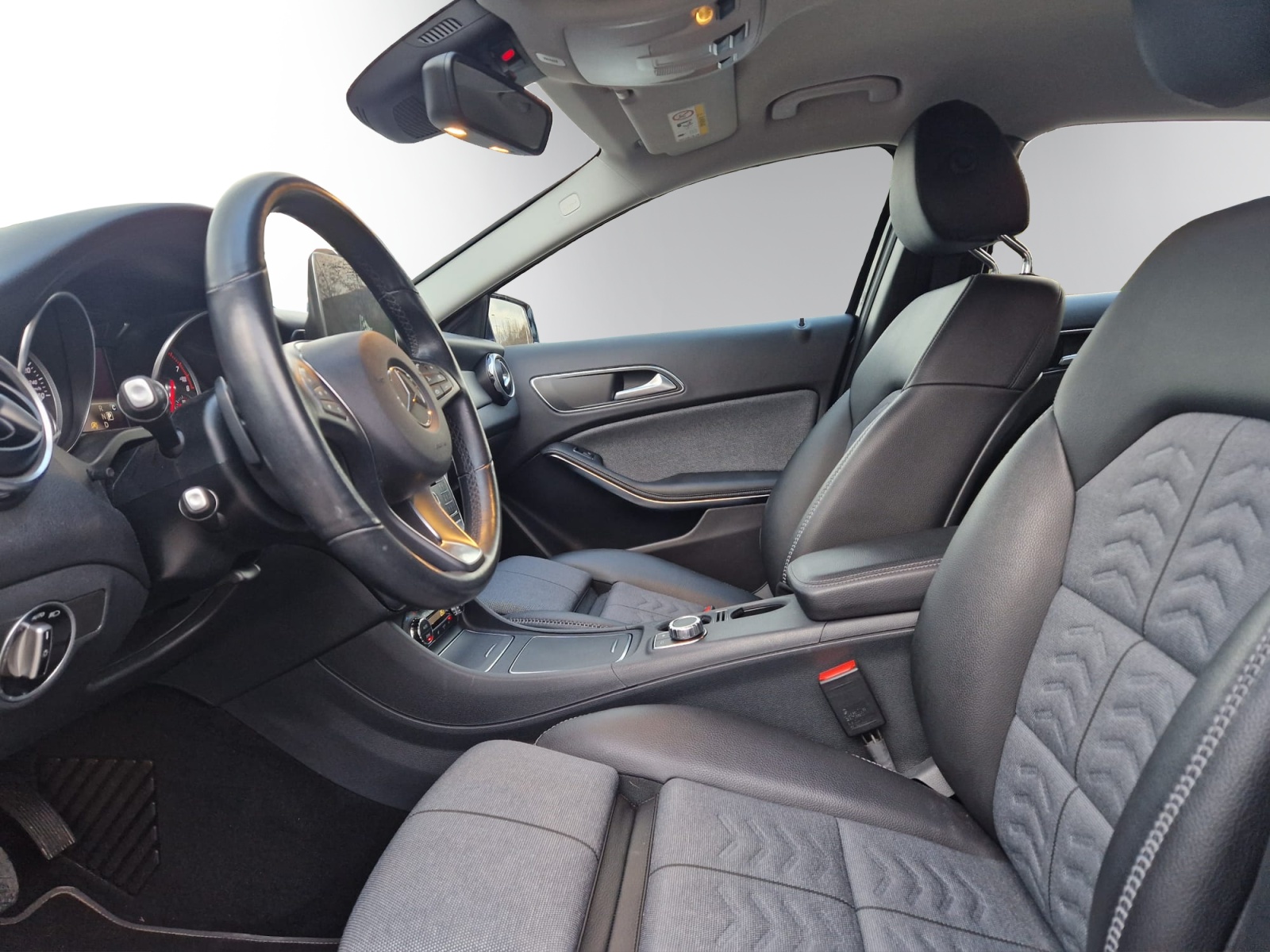 Image MERCEDES-BENZ GLA-220 GLA 220 Style 4Matic 7G-DCT