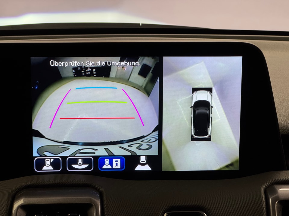 Urban Cruiser Electric 61 kWh Premium AWD