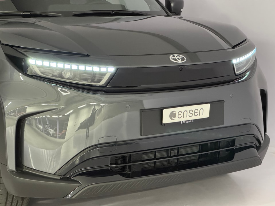 Urban Cruiser Electric 61 kWh Premium AWD