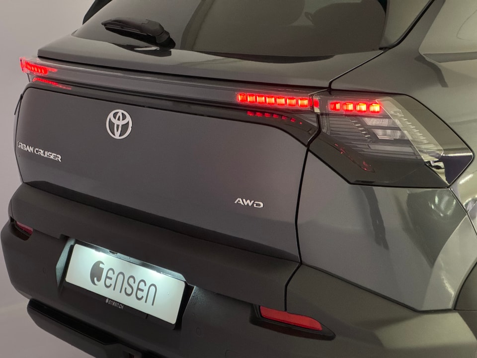 Urban Cruiser Electric 61 kWh Premium AWD