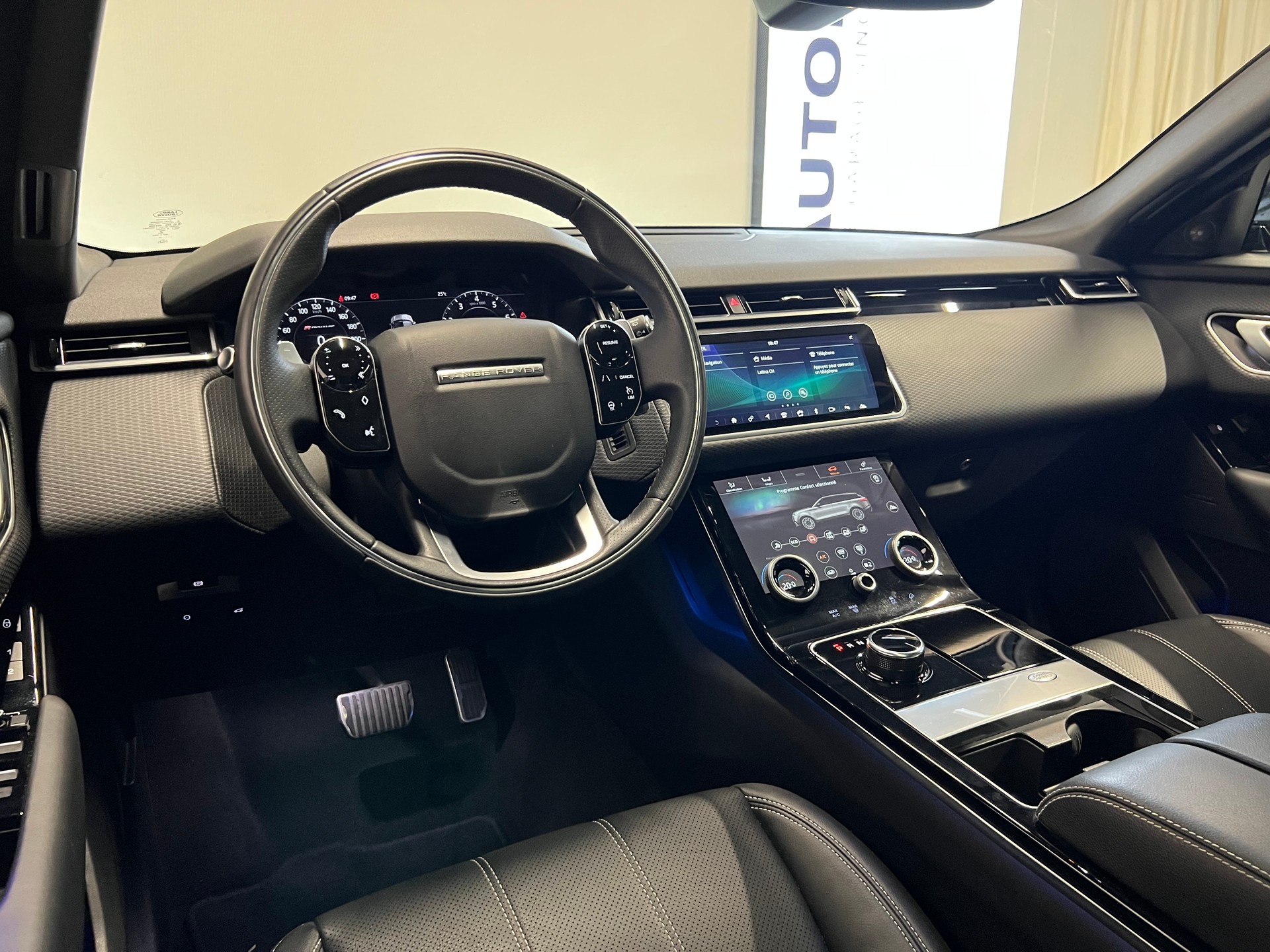 LAND ROVER Range Rover Velar 2.0 T R-Dynamic S-showroom-element-2