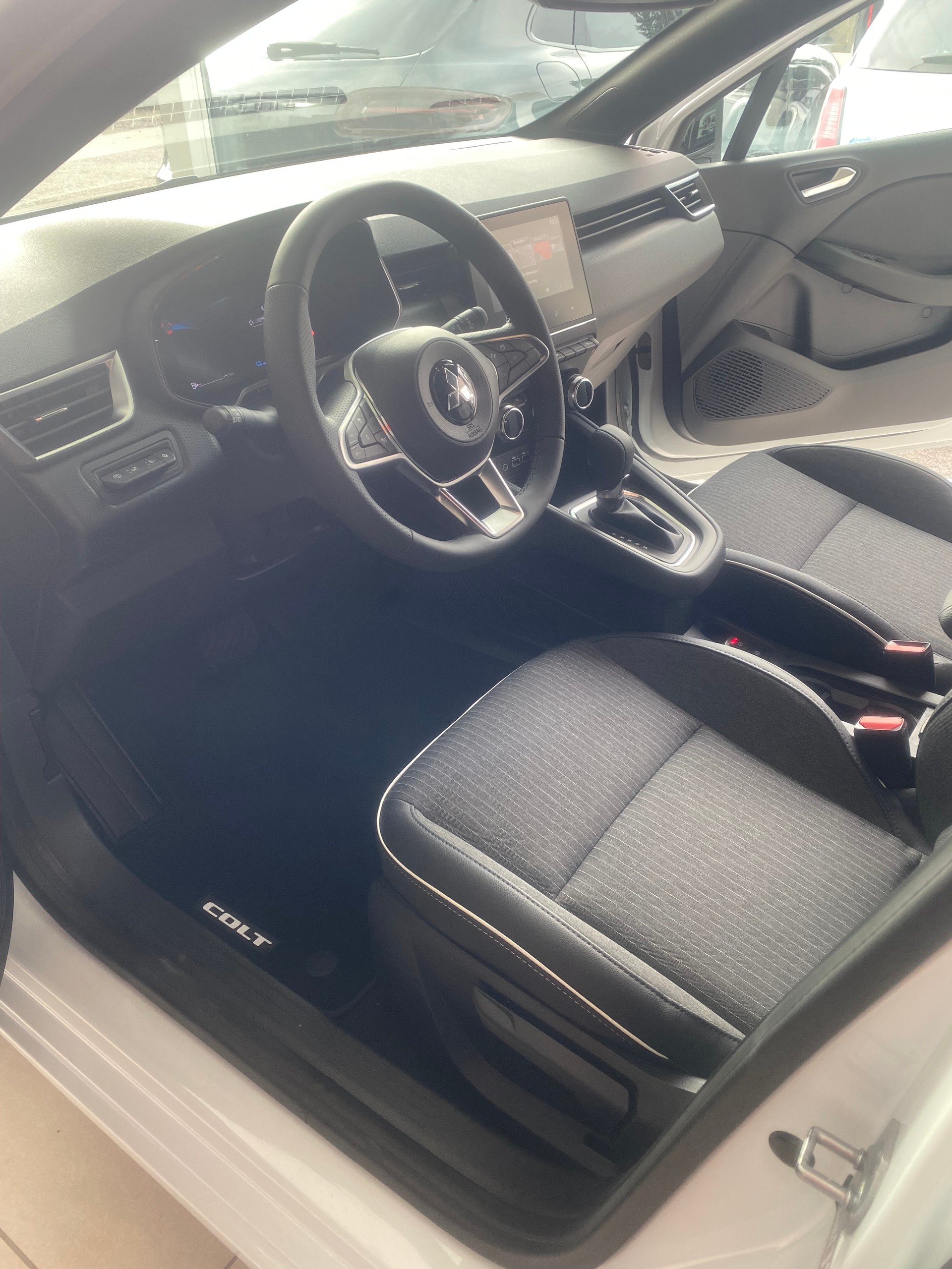 MITSUBISHI COLT 1.6 HEV Intense-image-7