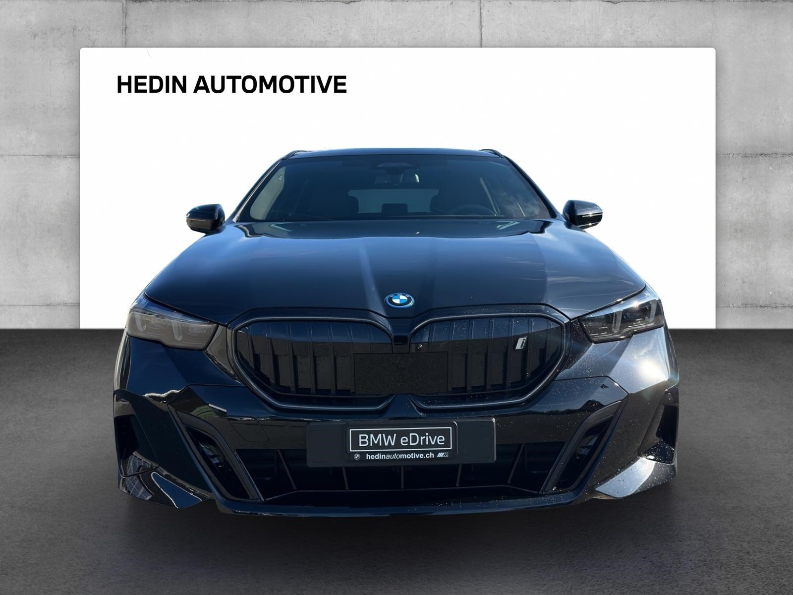 BMW i5 eDrive40 Touring M Sport Pro-showroom-element-1