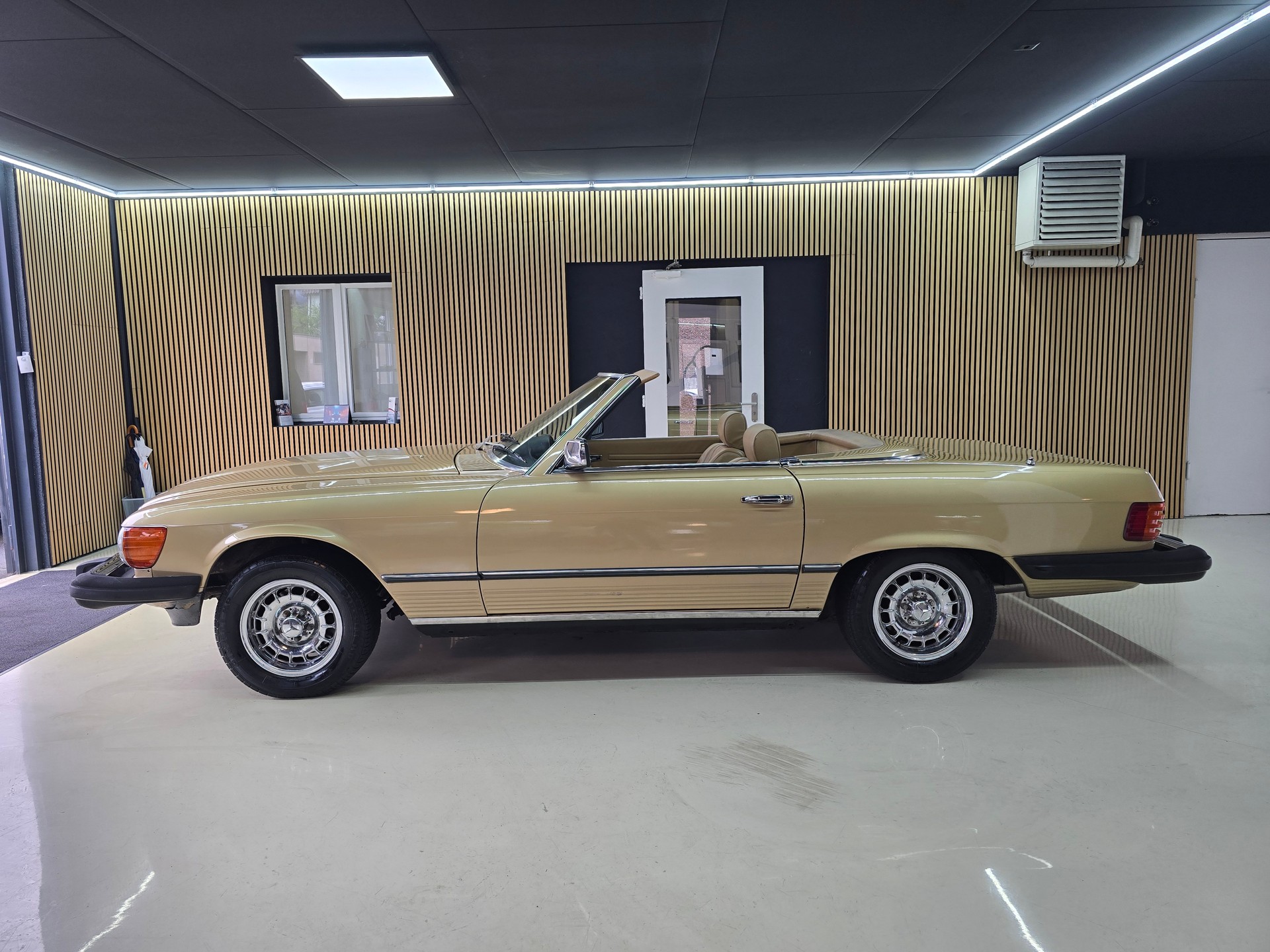 MERCEDES-BENZ 380 SL Automatic-showroom-element-3