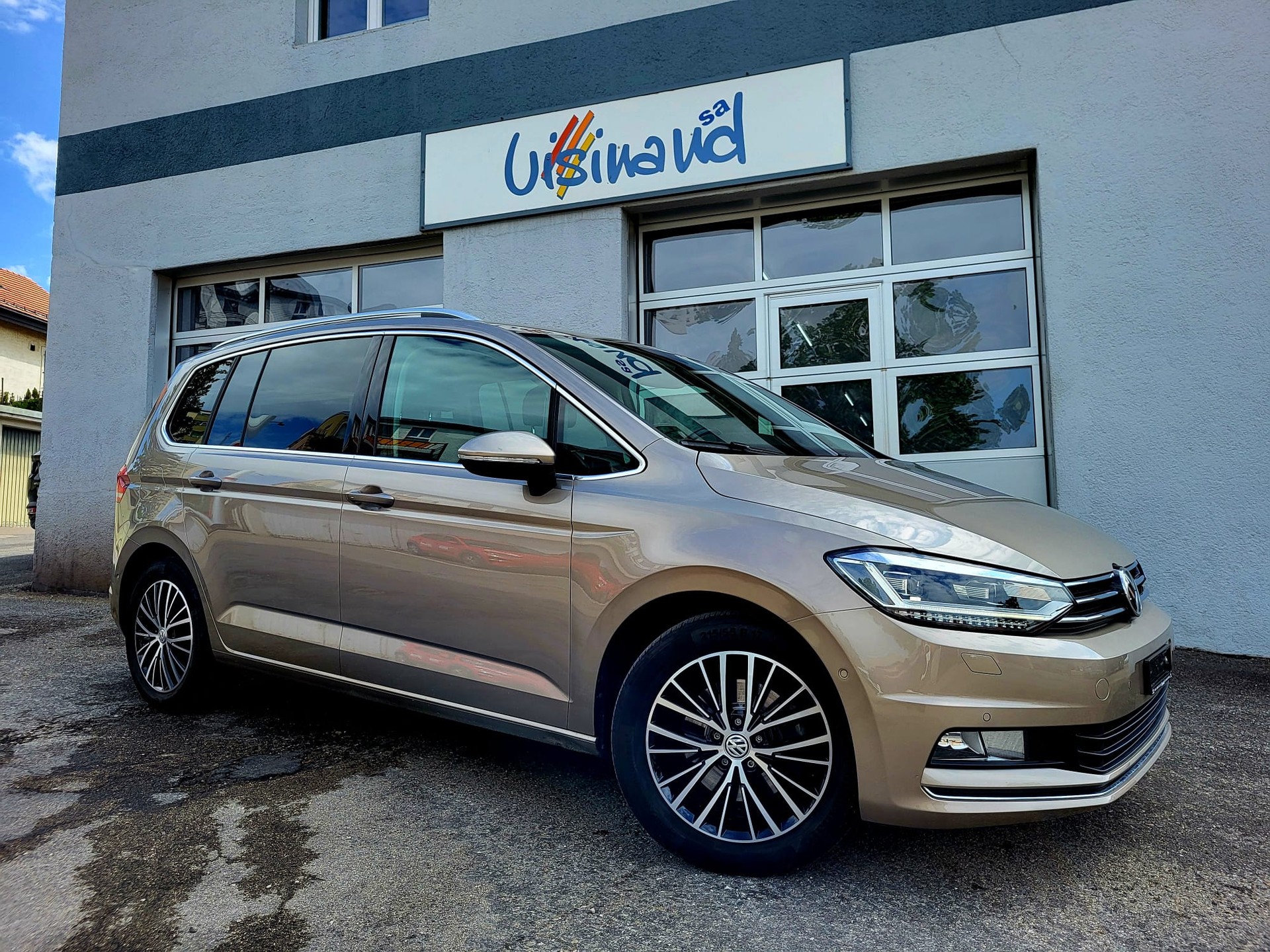 VW Touran 1.4 TSI BlueMotion Technology Highline DSG-image-0