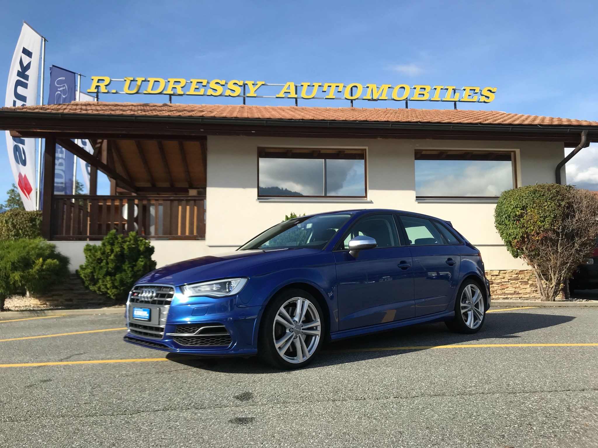 AUDI S3 2.0 (Limousine) Audi AUDI S3 2.0 (Limousine)