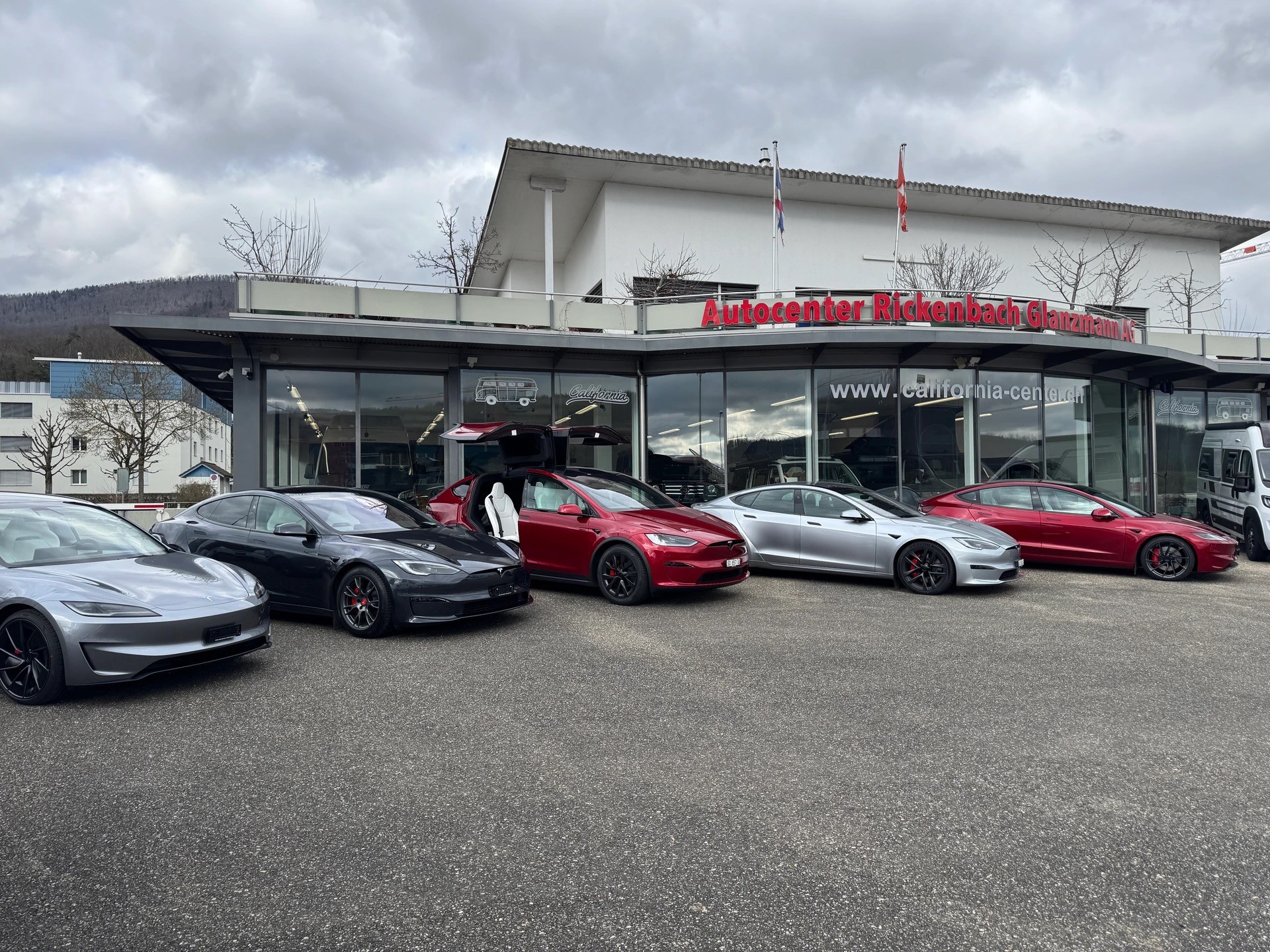TESLA Model S 100 kWh Plaid *1267PS* 2024er Sportsitze CH Ausl.-showroom-element-1