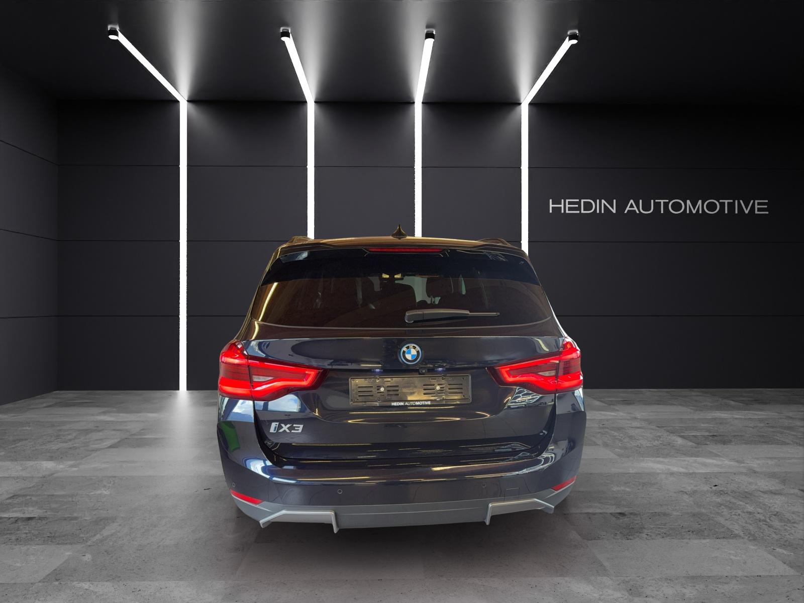 BMW iX3 E-Motor-showroom-element-3
