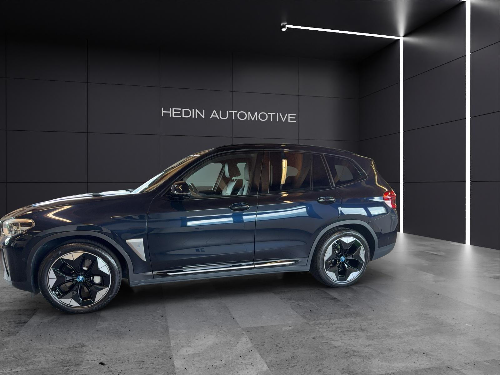 BMW iX3 E-Motor-showroom-element-1