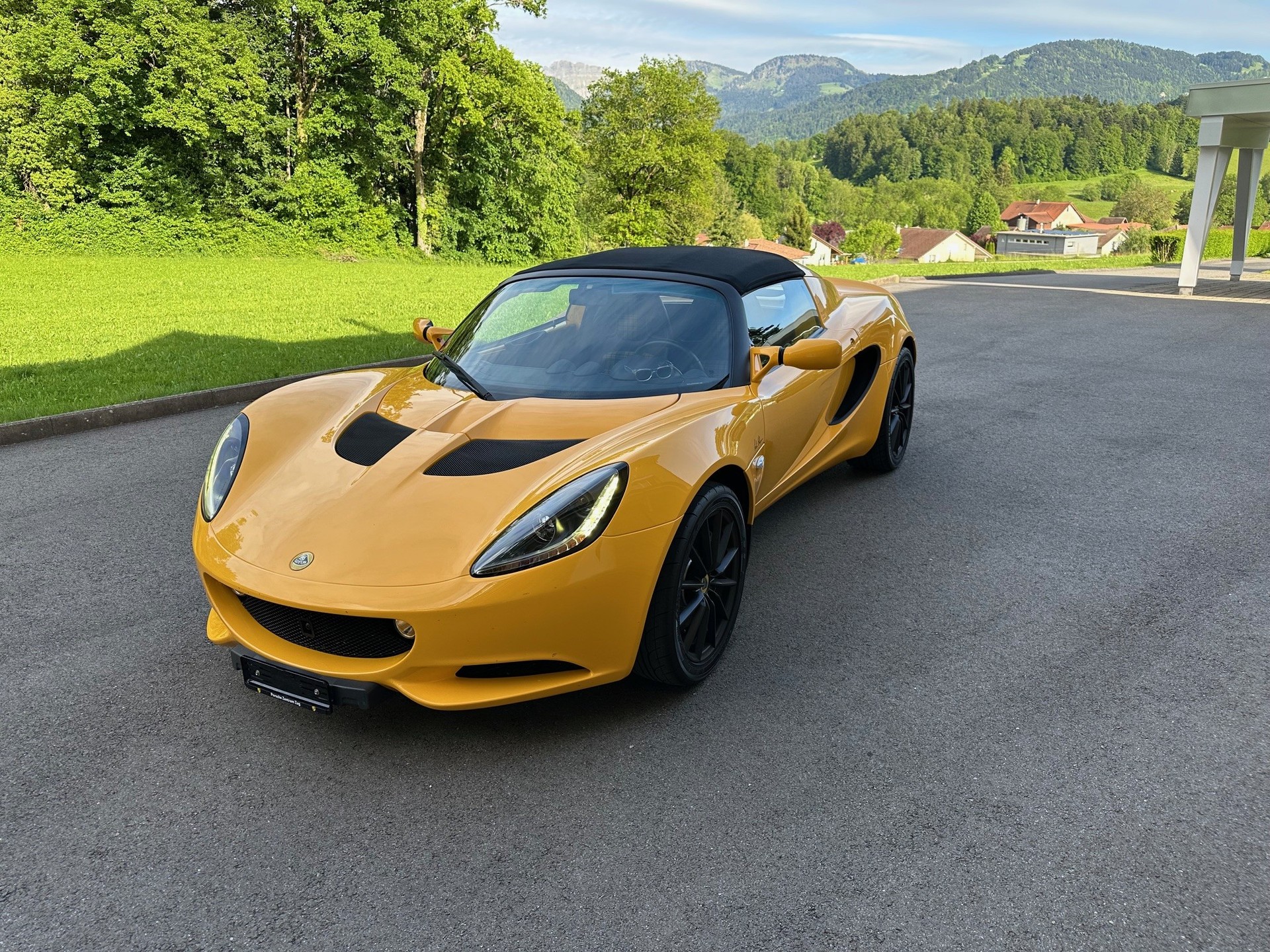 LOTUS Elise