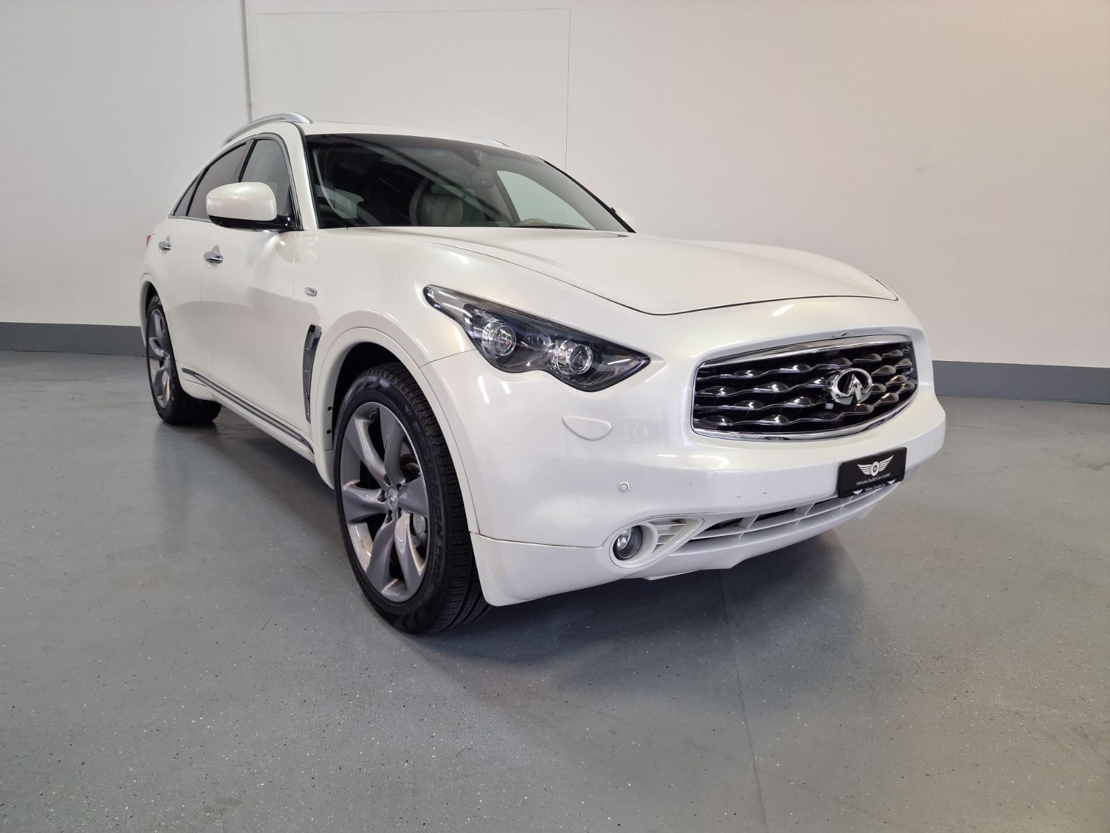 INFINITI FX30d S Premium AWD Automatic-showroom-element-3