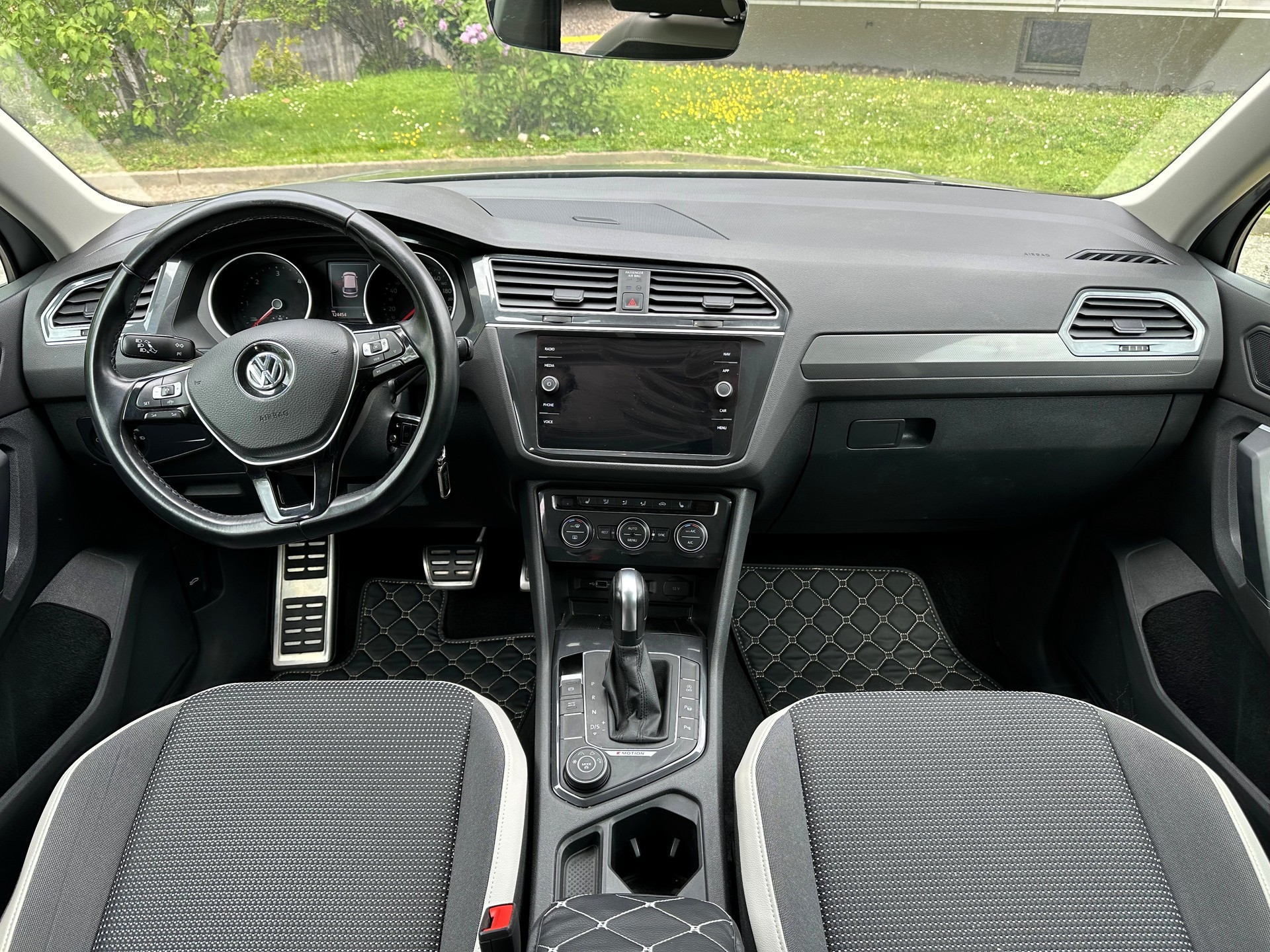VW Tiguan 2.0 TDI SCR Offroad 4Motion DSG-image-7
