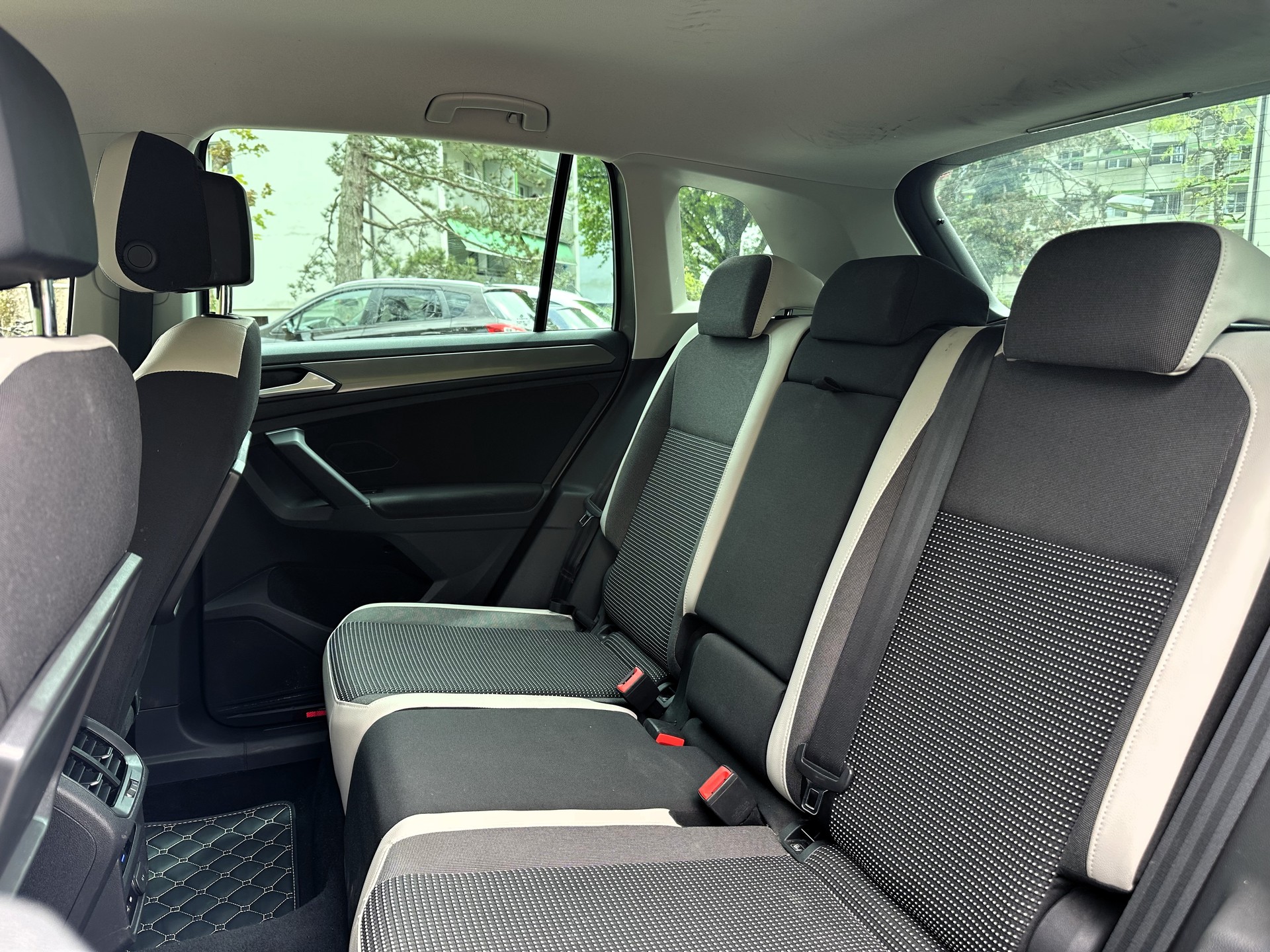 VW Tiguan 2.0 TDI SCR Offroad 4Motion DSG-image-12