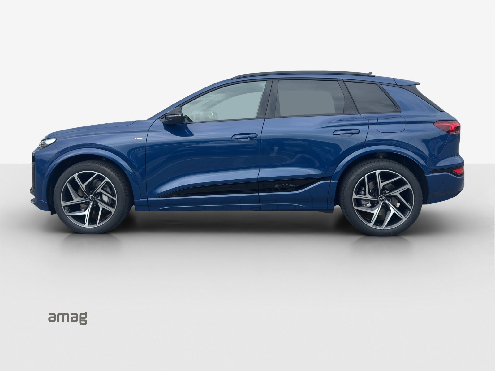 AUDI Q6 e-tron quattro-showroom-element-1