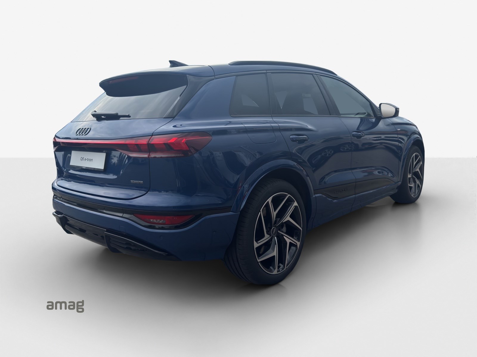 AUDI Q6 e-tron quattro-image-4