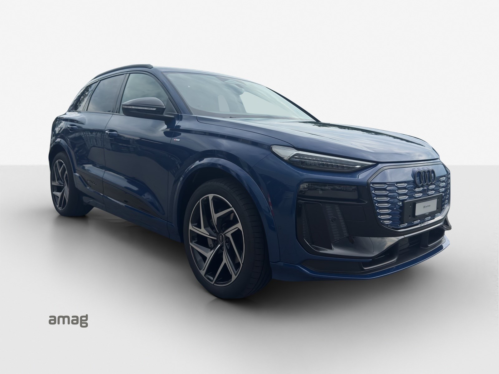 AUDI Q6 e-tron quattro-image-5