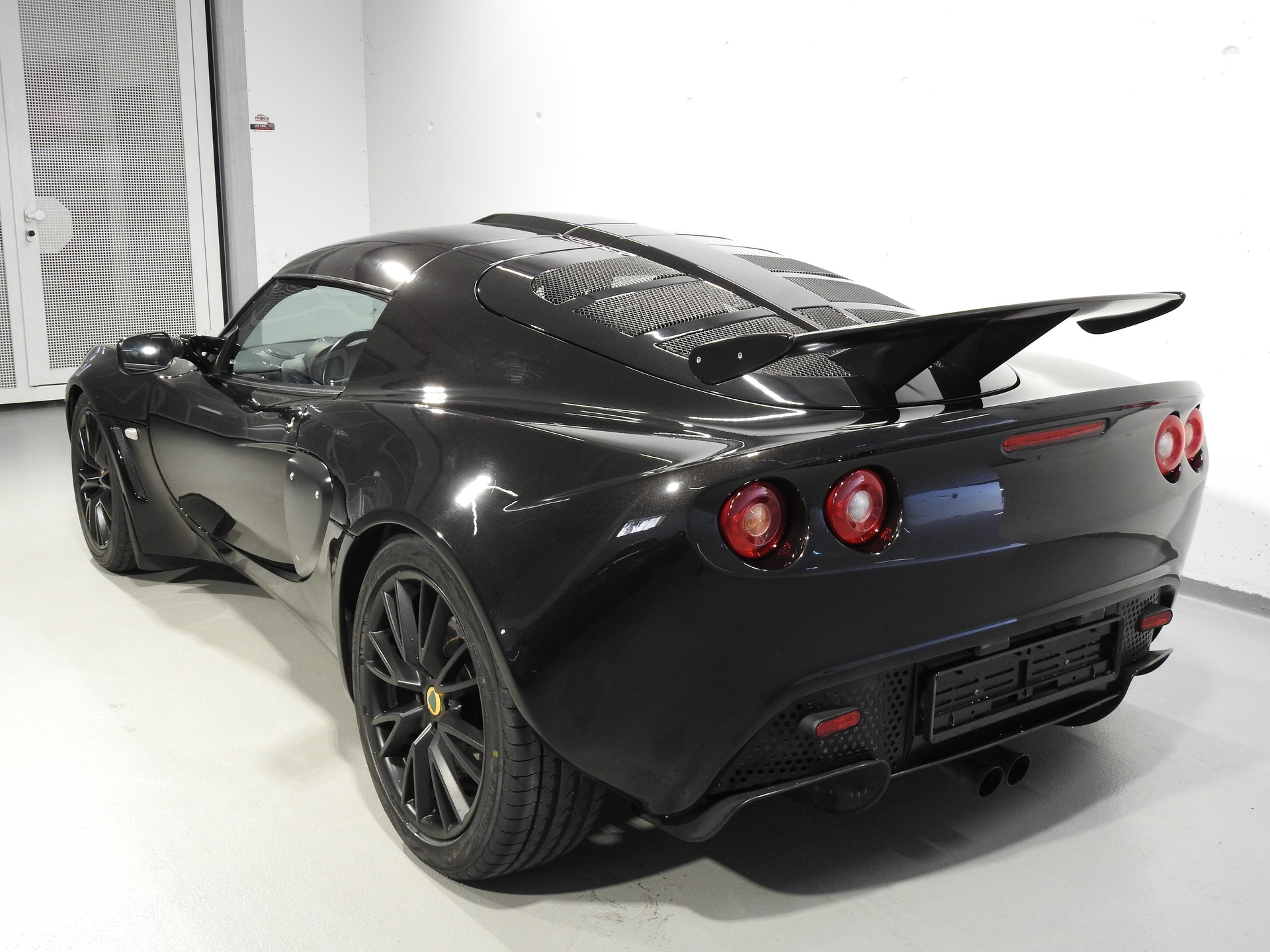 LOTUS Exige-showroom-element-3