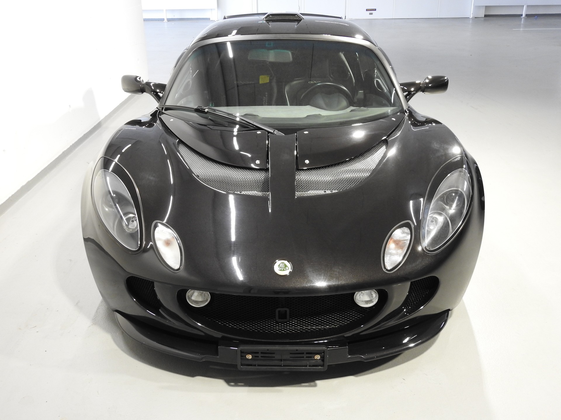LOTUS Exige-showroom-element-1