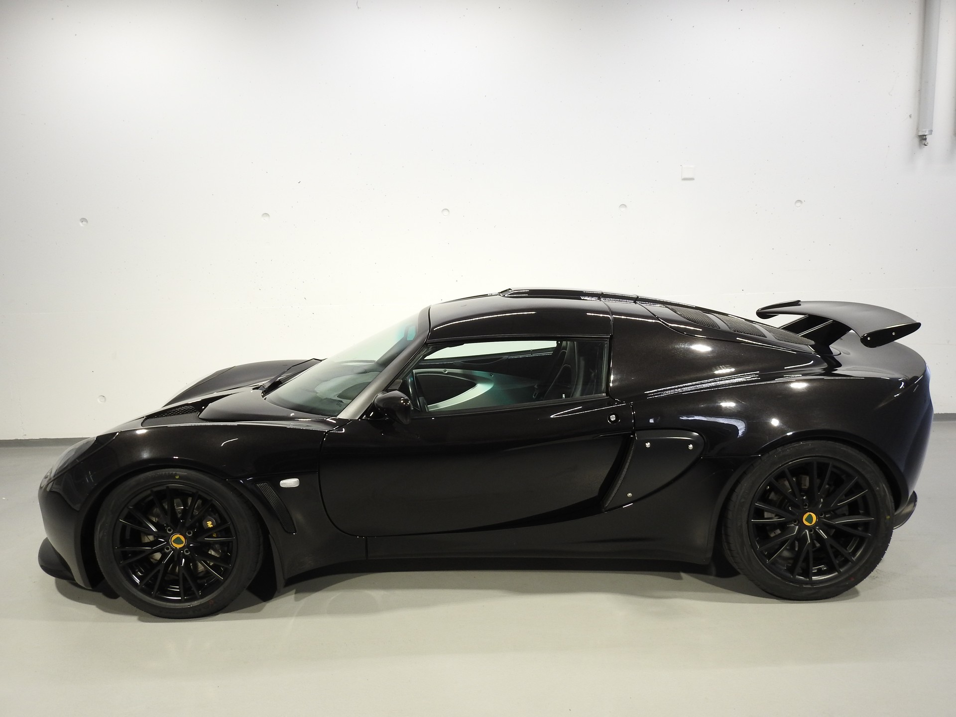 LOTUS Exige-showroom-element-2