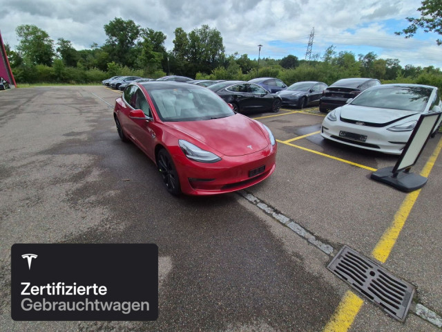 TESLA Model 3 Performance-showroom-element-1