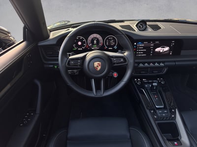 Porsche 911 Carrera 4 GTS Cabriolet - Bild 6