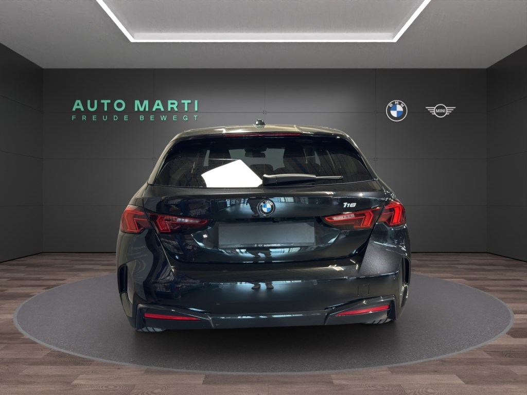 BMW 116 Steptronic-showroom-element-2