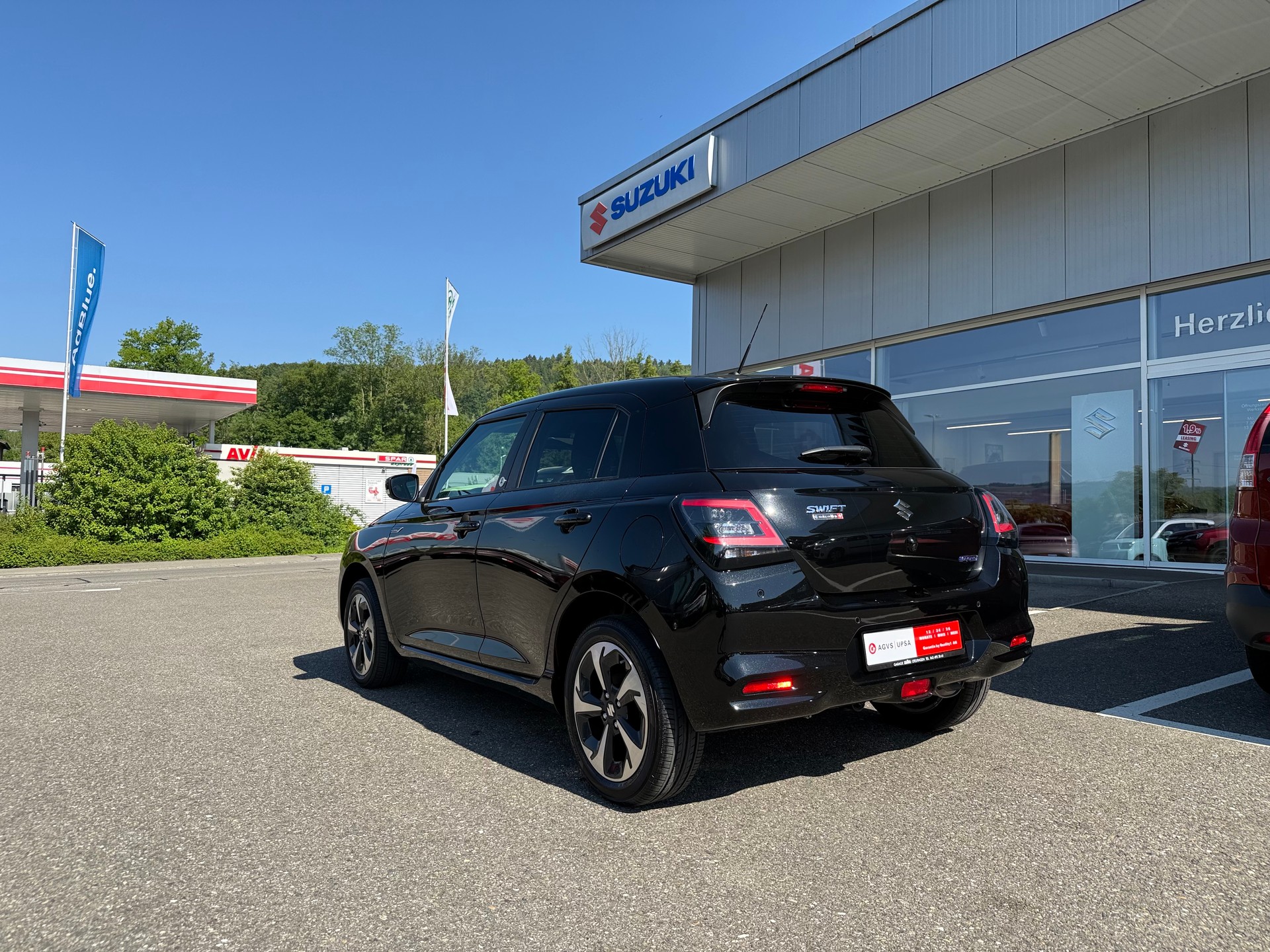 SUZUKI Swift 1.2 1st Edition Top Hybrid 4x4 Finanzierung OHNE Zins möglich-showroom-element-3